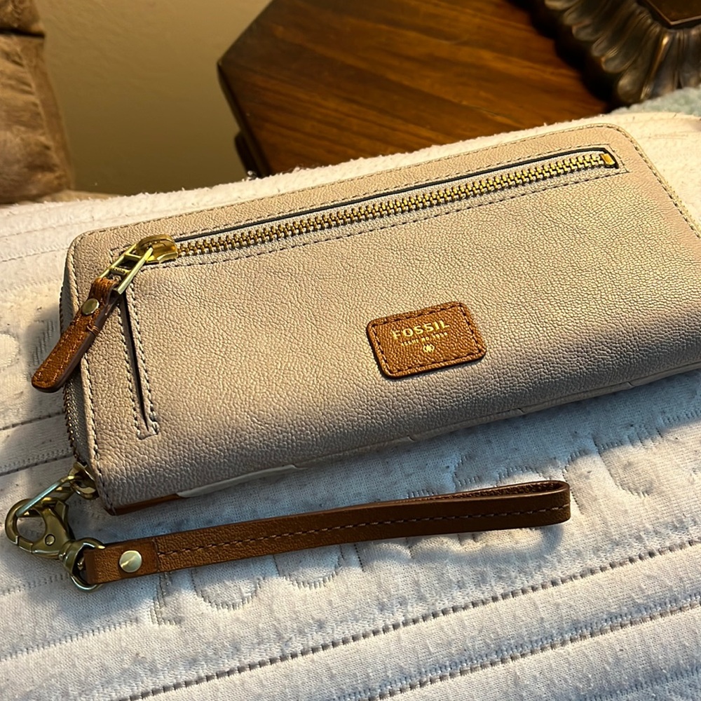 FOSSIL Logan Zip Around Wallet Clutch